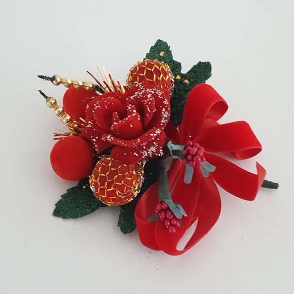 Vintage Christmas Holiday Corsage - Picture 12 of 14